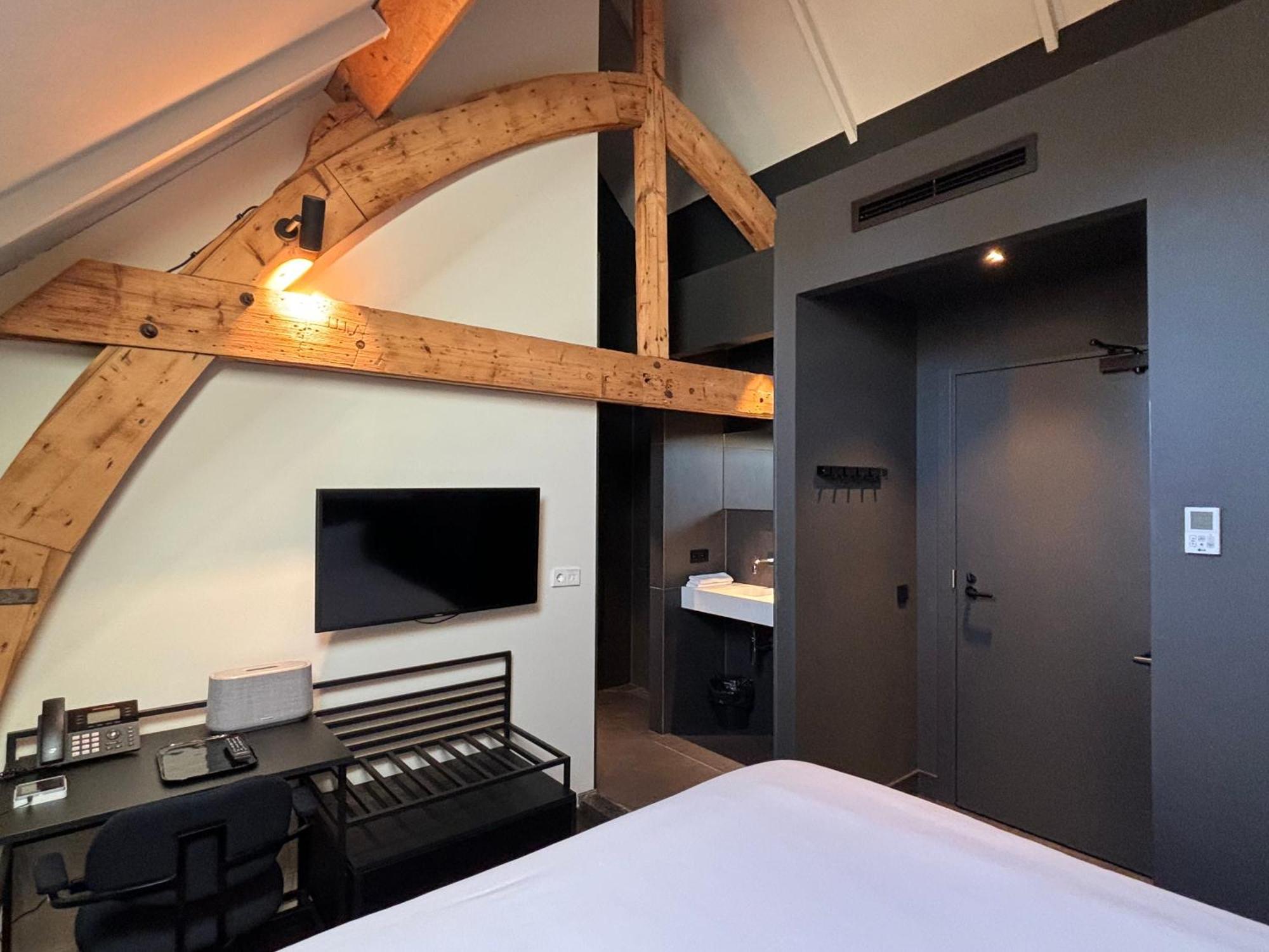 Kazerne Hotel - Member Of Design Hotels Ейндховен Стая снимка