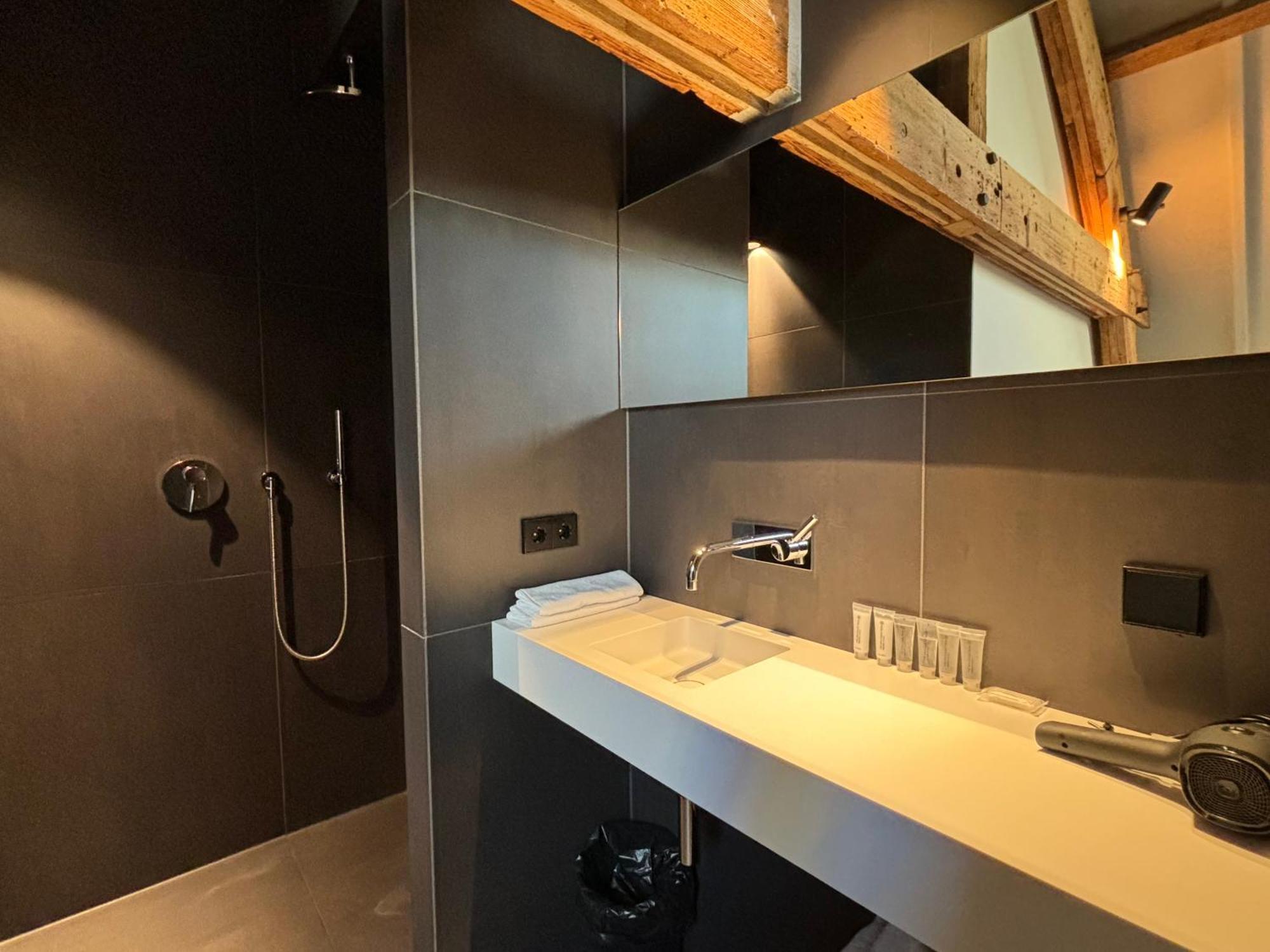 Kazerne Hotel - Member Of Design Hotels Ейндховен Екстериор снимка