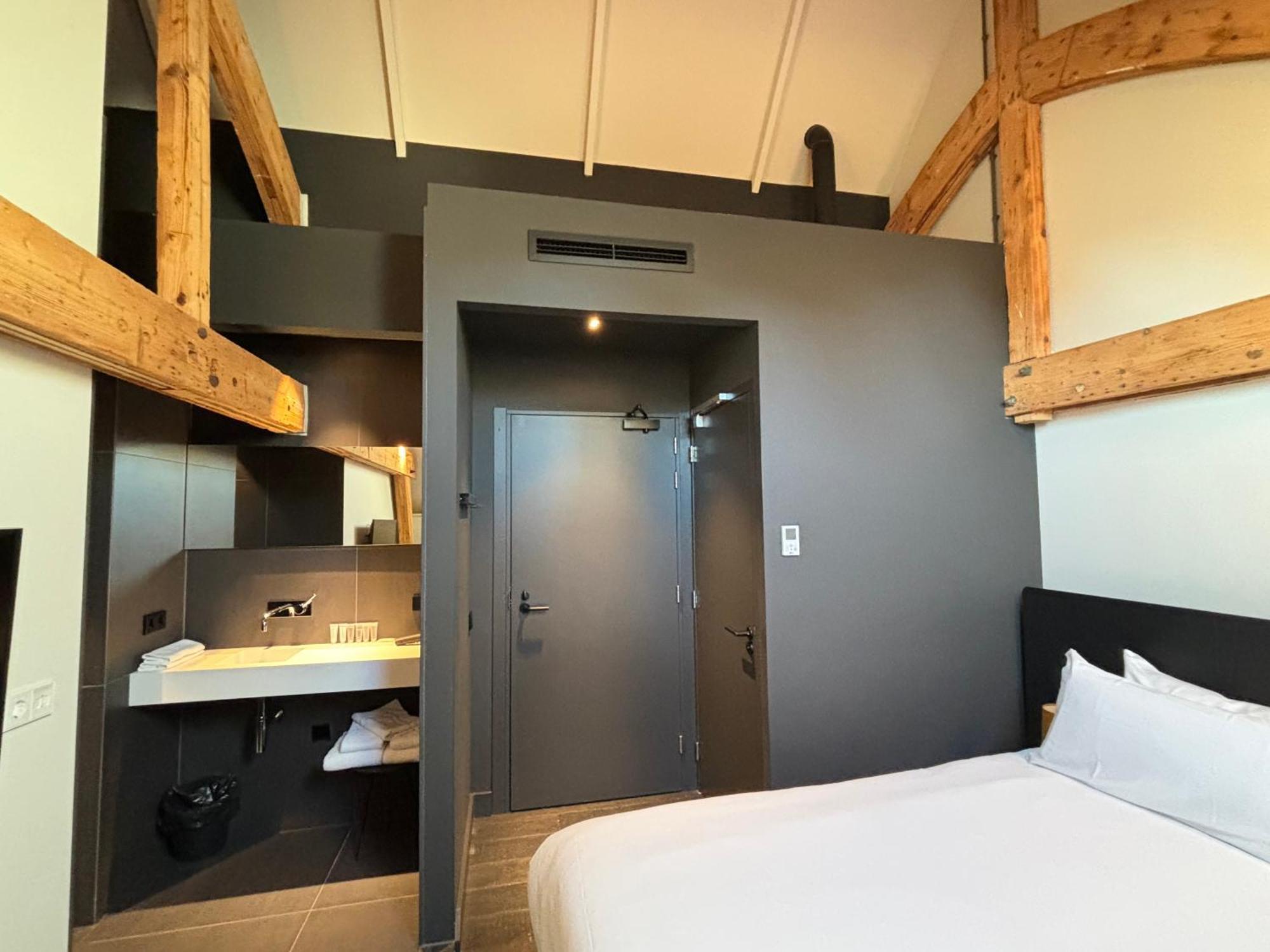 Kazerne Hotel - Member Of Design Hotels Ейндховен Екстериор снимка